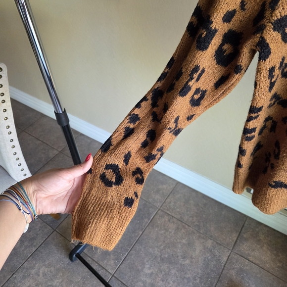 Old Navy Women's Leopard Print Sweater - Brown and Black - Picture 3 of 4